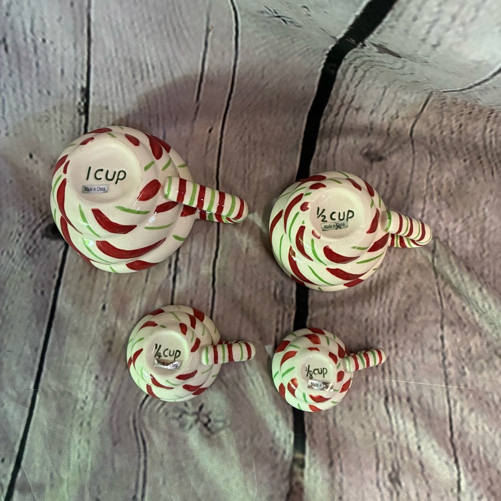 4 PC Christmas Candy Cane Measuring Cups Cooking Utensils Holiday Decor GUC - Picture 3 of 4